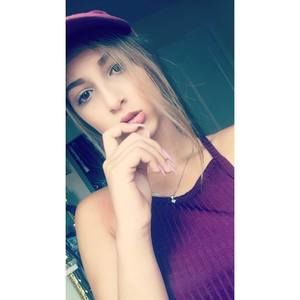 Meet your Posher, Daniela